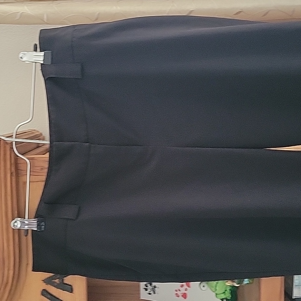 Elle Women's Wide Leg Black Pinstripe Slacks Size 14 16
